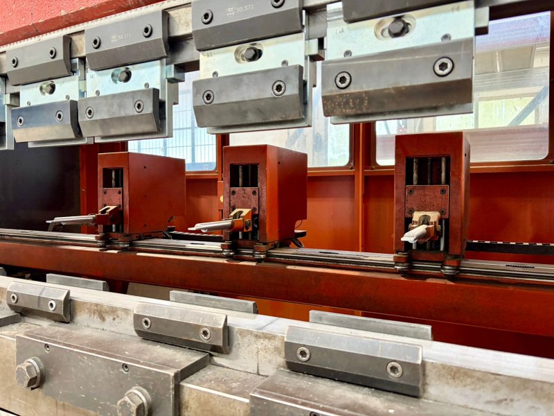 SCHIAVI HFB 220/4  2001