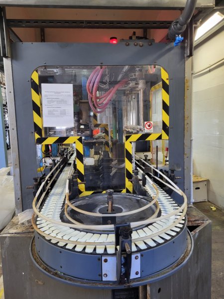 TOSCANA AUTOMAZIONI INDUSTRIALI MONOBLOCCO RIEMPIMENTO E TAPPATURA TANICHE E FLACONI   2012