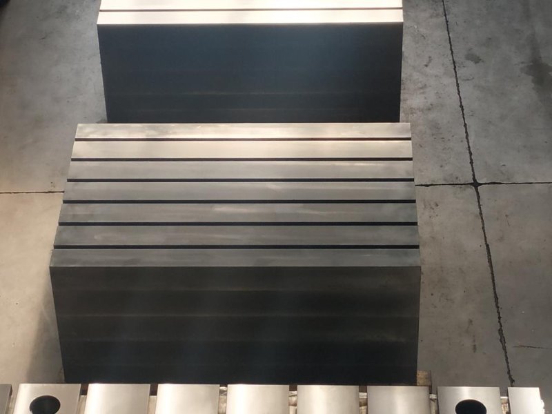 MAX MACHINERY  Cubi n Ghisa con Cave a T  2026