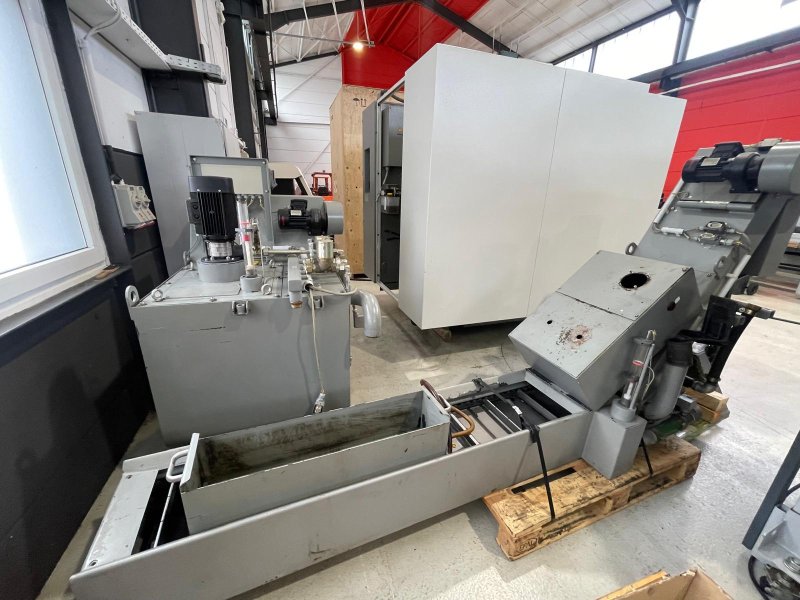 DECKEL MAHO DMC 63 V  2004
